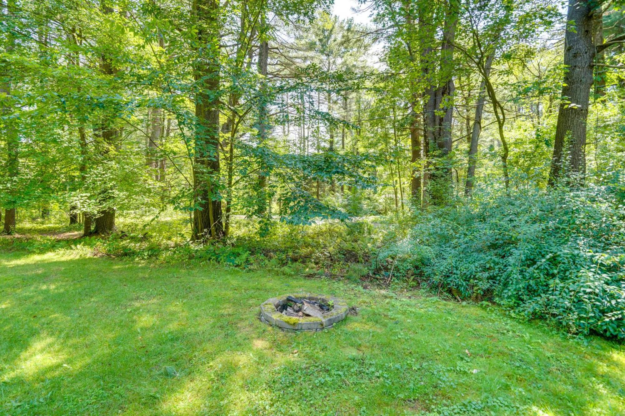 Berkshire Hideaway With Fire Pit And Playground! Villa Canaan Exterior photo